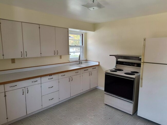 Photo - 1256 Arlington Ave Unit 1256 Upper