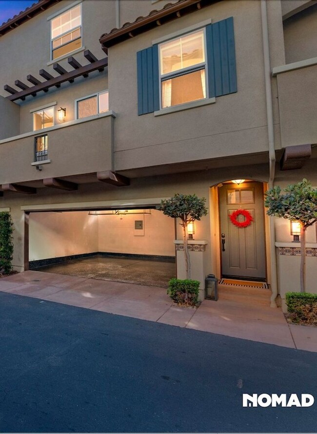 Luxury Townhome in Solaire/Old Creek Ranch... - Luxury Townhome in Solaire/Old Creek Ranch...