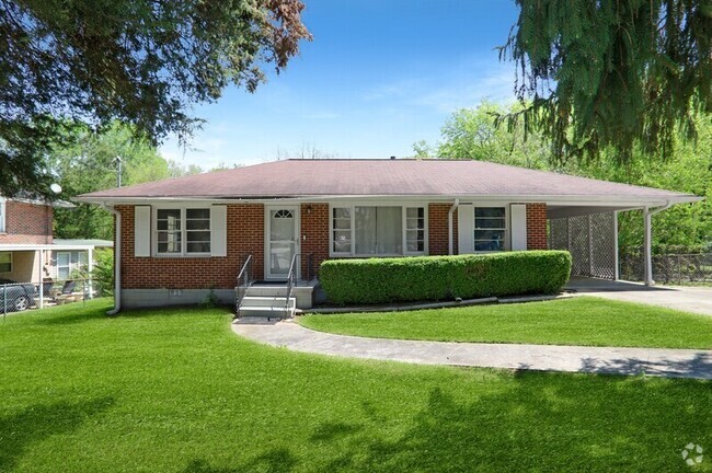 Building Photo - 2442 Antwerp Dr SE Rental
