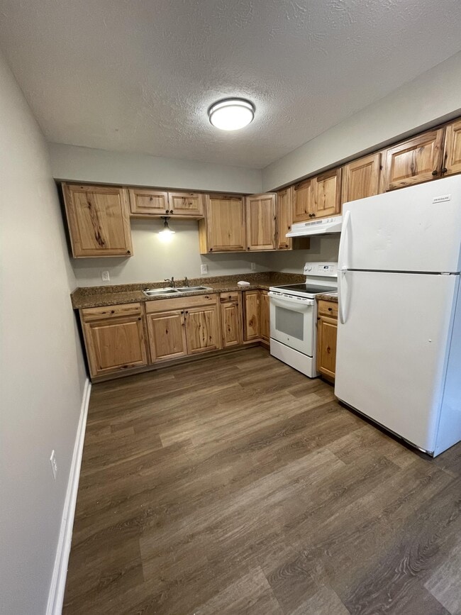 Photo - 133 E Vail Dr
