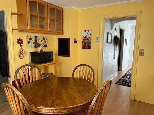 Photo - 305 Harrington Way