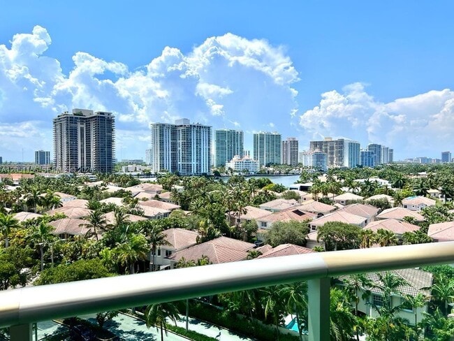Building Photo - 19370 Collins Ave Unit 918