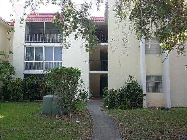 Photo - 624 NW 13th St Unidad 22