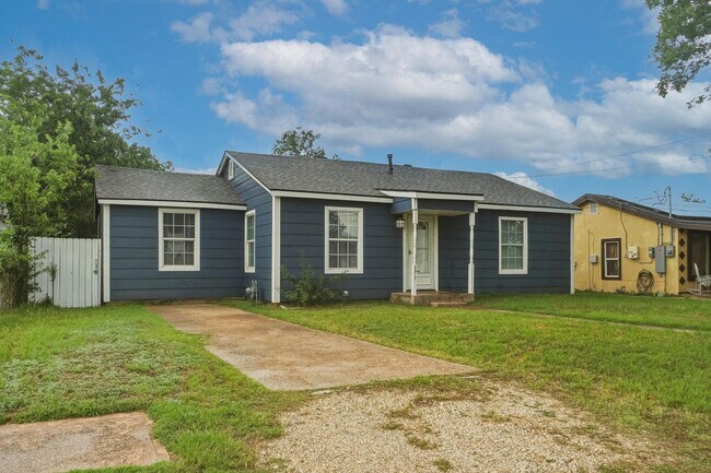 Photo - 2917 Hickory St