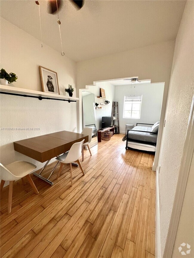 Building Photo - 8415 Harding Ave Unit 14 Rental