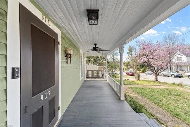 Photo - 917 Walker Ave