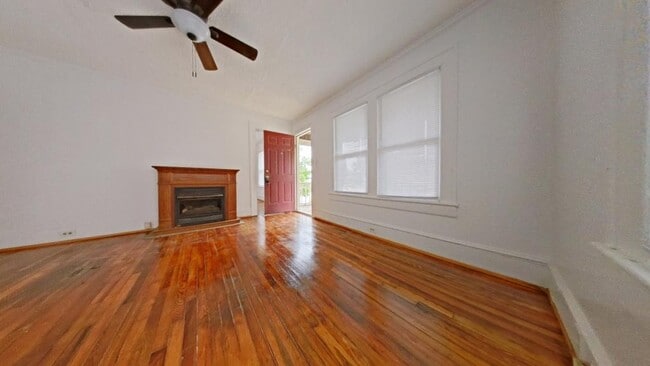 Photo - 927 E Dayton Ave