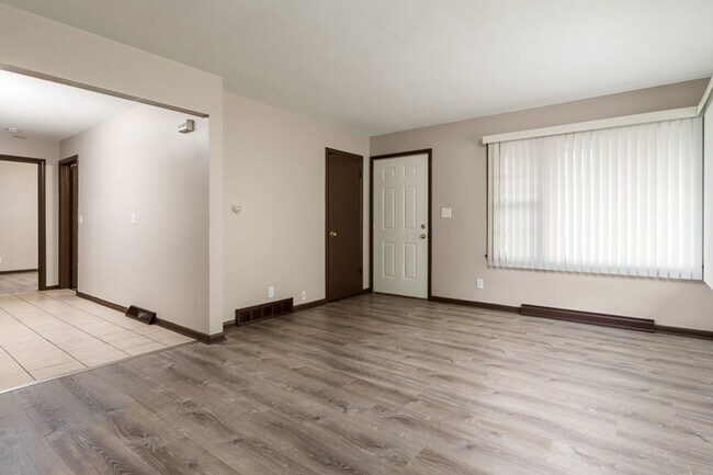 Photo - 3220/3222 Darwood Drive Unit 3220 1/2 Darwood Drive