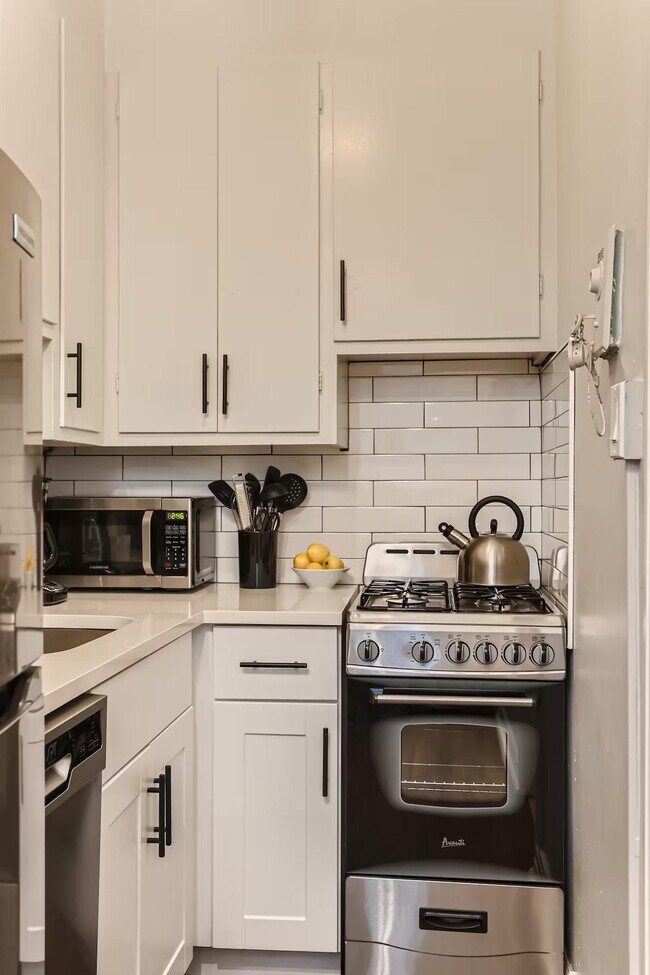 Photo - 1666 Detroit St Unit ID1026260P