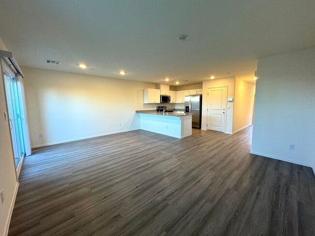 Photo - 9932 Florence Hills St