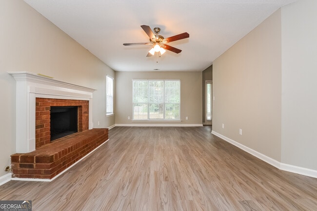 Photo - 704 Fieldstream Way