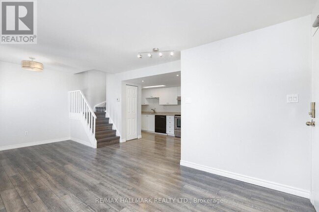 Photo - 1250 King St W