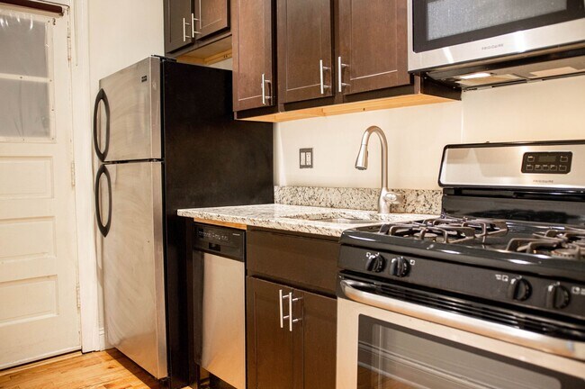 Photo - 4717 N Leavitt St Unit 2