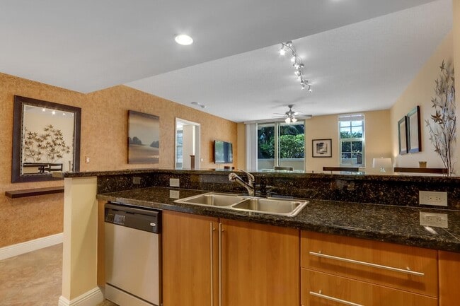 Photo - 610 Clematis St Unit 217