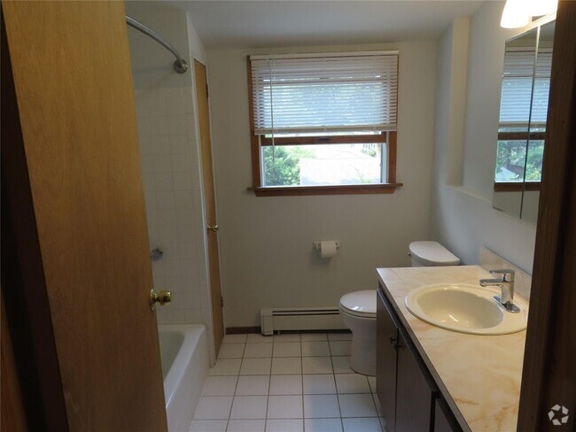 Building Photo - 120 Cerny Pl Rental
