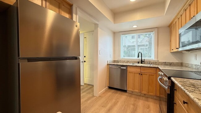 Photo - 398 Lynn Ave