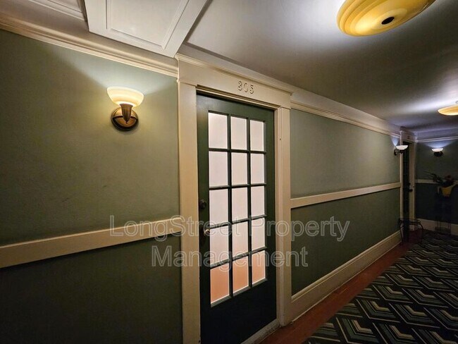 Photo - 1631 NW Everett St