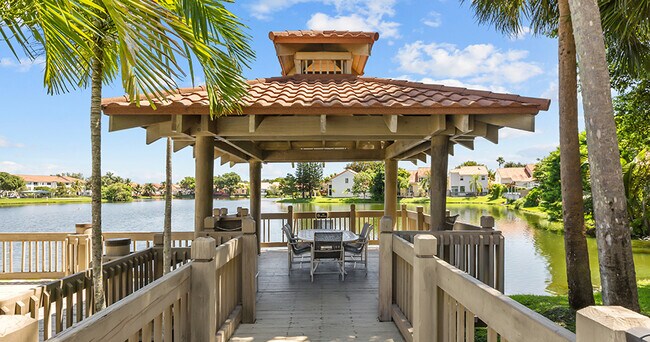 Photo - La Vue at Emerald Pointe Apartments