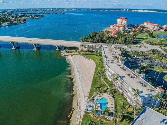 6265 Sun Blvd Unit 309
