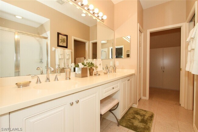 Photo - 4615 Hawks Nest Dr Unit B-201