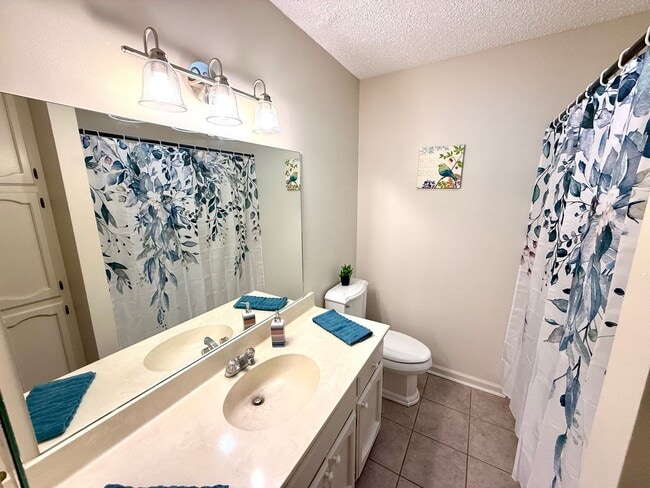 Photo - Spacious 3BR/2BA in Brookhollow – All Appliances Included