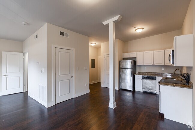 0HAB, 1BA - 617SF - 1618 Bank