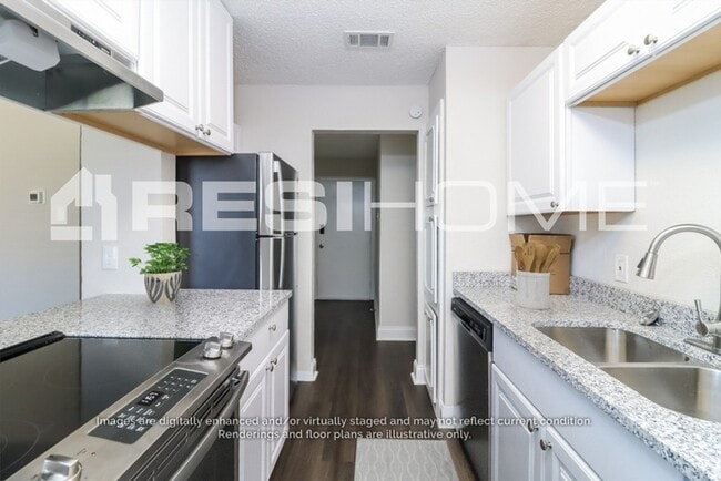 Photo - 1104 Patrick St