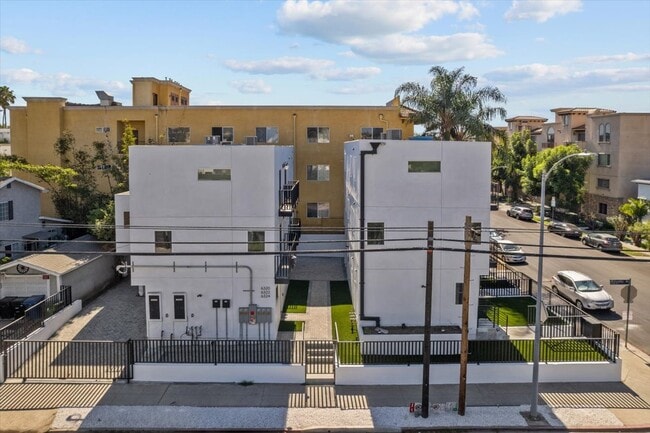 Photo - 860 N Hudson Ave