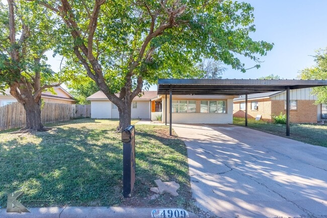 3 bed, 1.5 bath, XL living room, XL garage... - 3 bed, 1.5 bath, XL living room, XL garage...