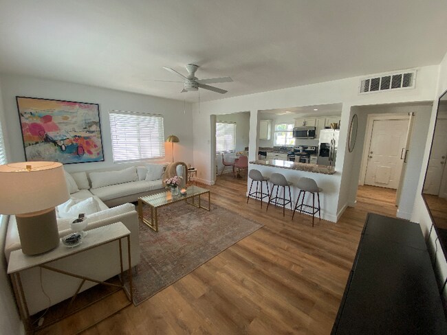 Photo - 3536 E Amelia Ave