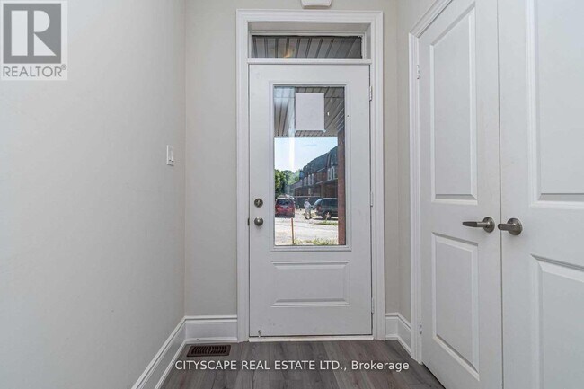 Photo - 5228 Pinedale Ave