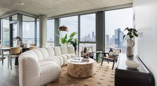 Photo - 327 N Aberdeen St