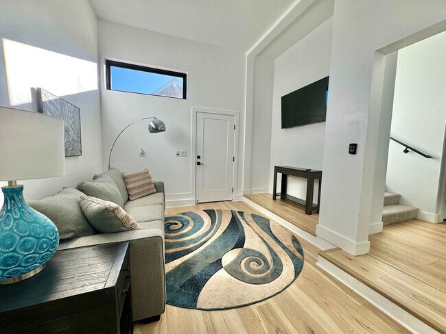 40 Wedge Way Unit SI FL1-ID1389258P
