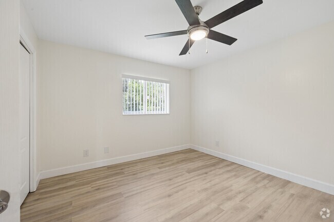 4525 28th St - 2BR, 2BA - 1,083SF - Primary Bedroom
