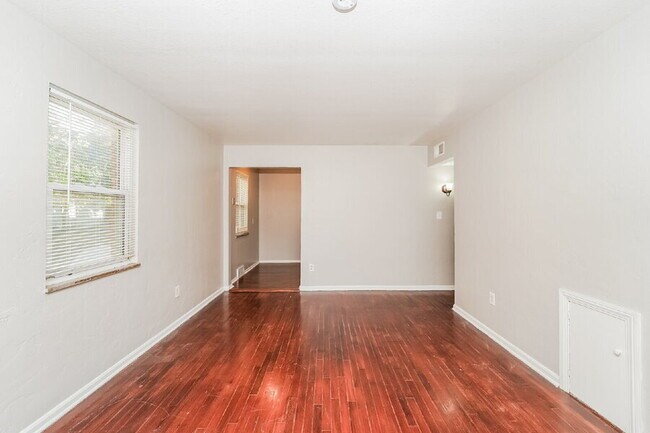 Photo - 20231 Crystal Ave Unit 1