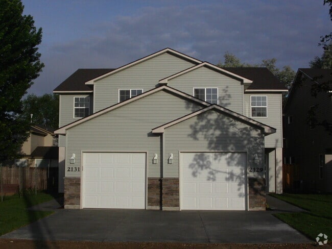 Building Photo - 2131 S Amy Ave Rental