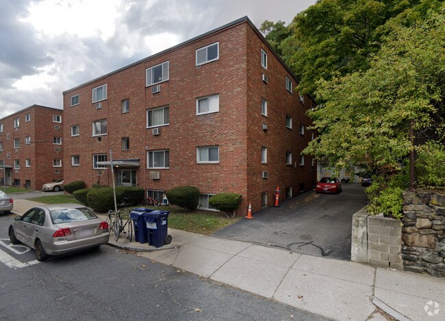 Building Photo - 357 Faneuil St Unit 15 Rental