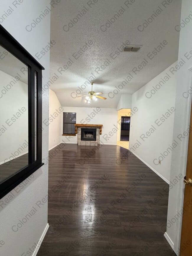 Photo - Spacious 4 bedroom 2 bath home.