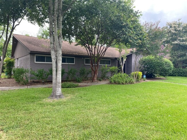 Photo - 9614 Greenwillow Dr