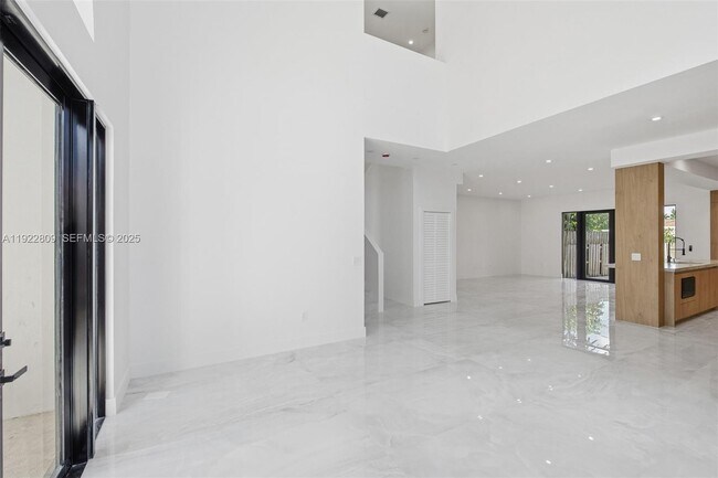 Photo - 3111 SW 12th St