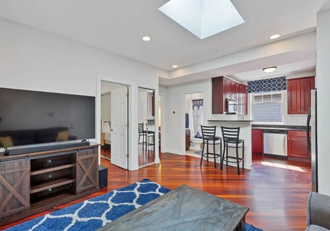 Photo - 3846 N Lamon Ave Unidad 2