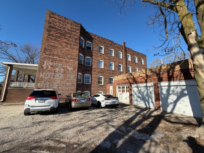 Building Photo - 551 15th Ave Unit 5