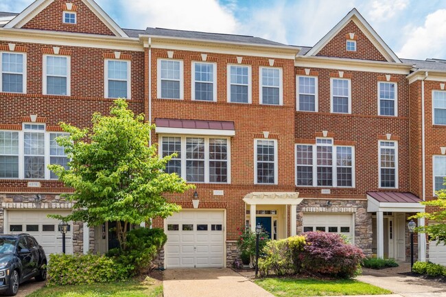 Photo - 43149 Crosswind Terrace Townhome