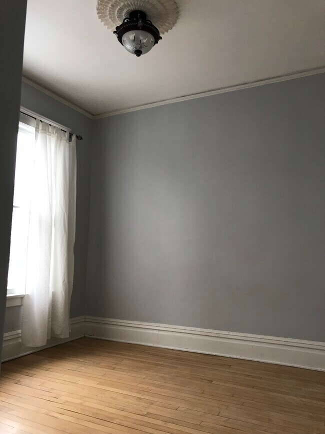 Bedroom - 2200 Girard Ave S Unit #2