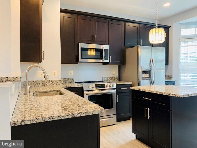 Photo - 1038 Harrison Cir