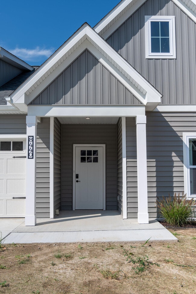 Photo - 8456 Oak Shade Cir