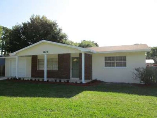 Building Photo - Large Home in Ft. Pierce - Close to US 1