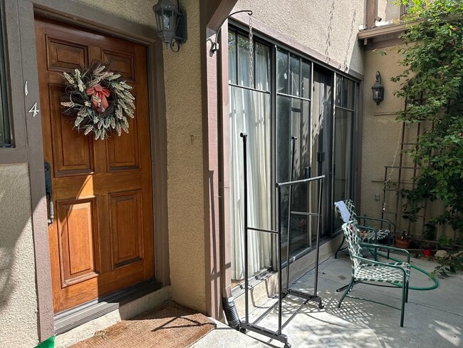 Photo - 832 Magnolia Ave Townhome