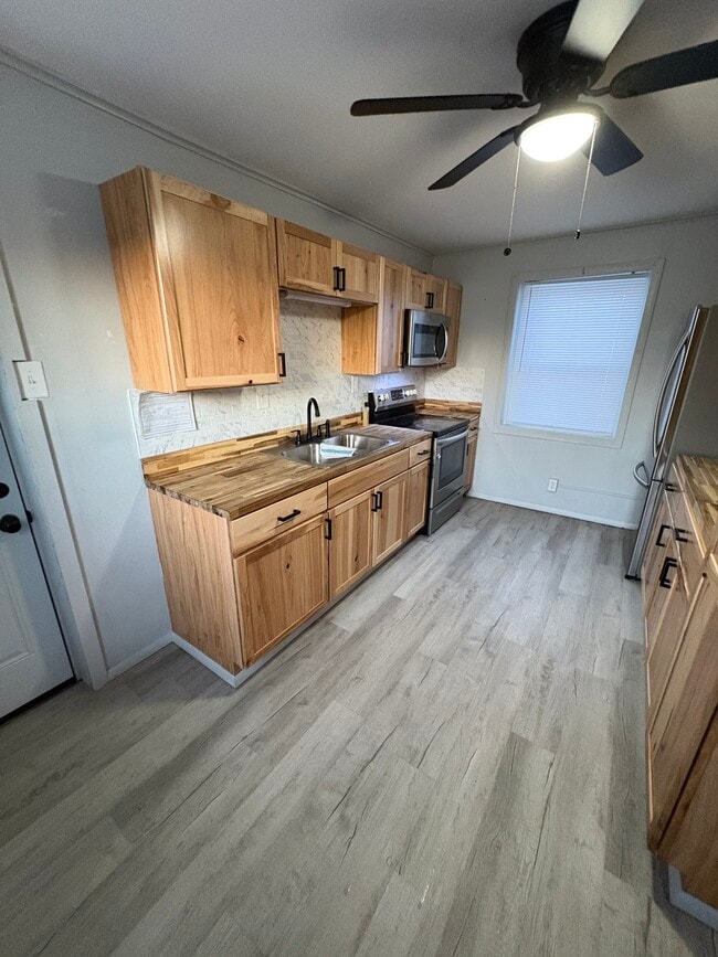 Photo - 637 Prangley Ave