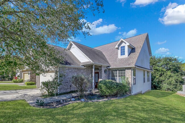 Photo - 130 April Cove